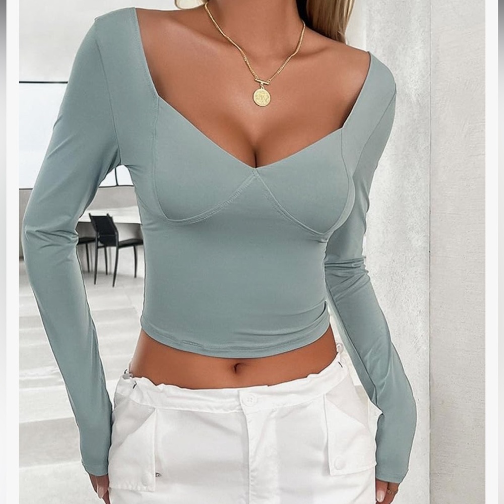 NWT Qinsen Soft Green Long Sleeve Double Lined Seamed Crop Top Size Large